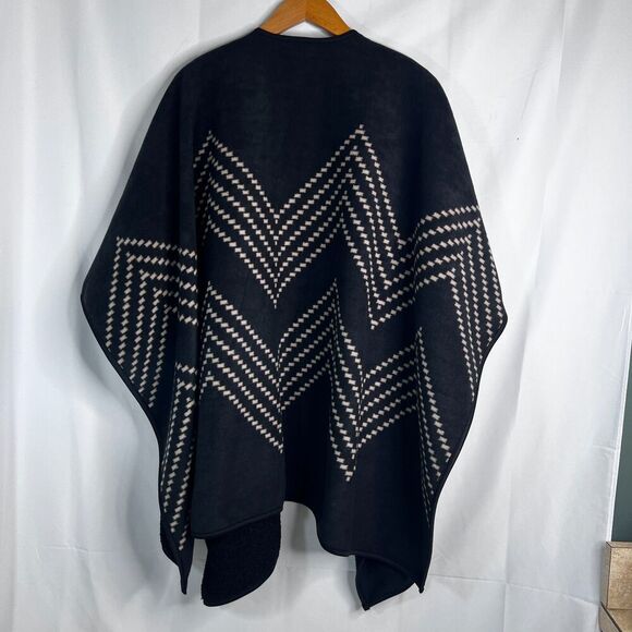Ike Behar Black Aztec Print Blanket Shawl Sweater Cape Fuzzy Interior One Size - Picture 2 of 10
